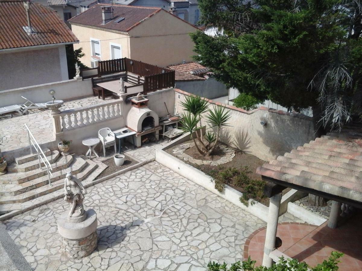 Meuble Tourisme Apartment Marsilia Exterior foto